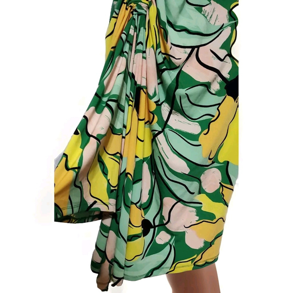 Maggy London Pullover Gathered Waist•Hi-Lo Rouched Tropical Print Sheath Dress•4 - Picture 2 of 9